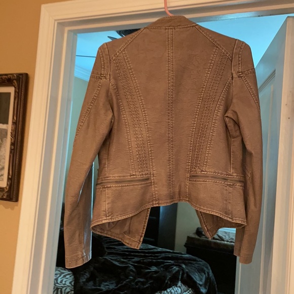 Leather jacket - Picture 5 of 6